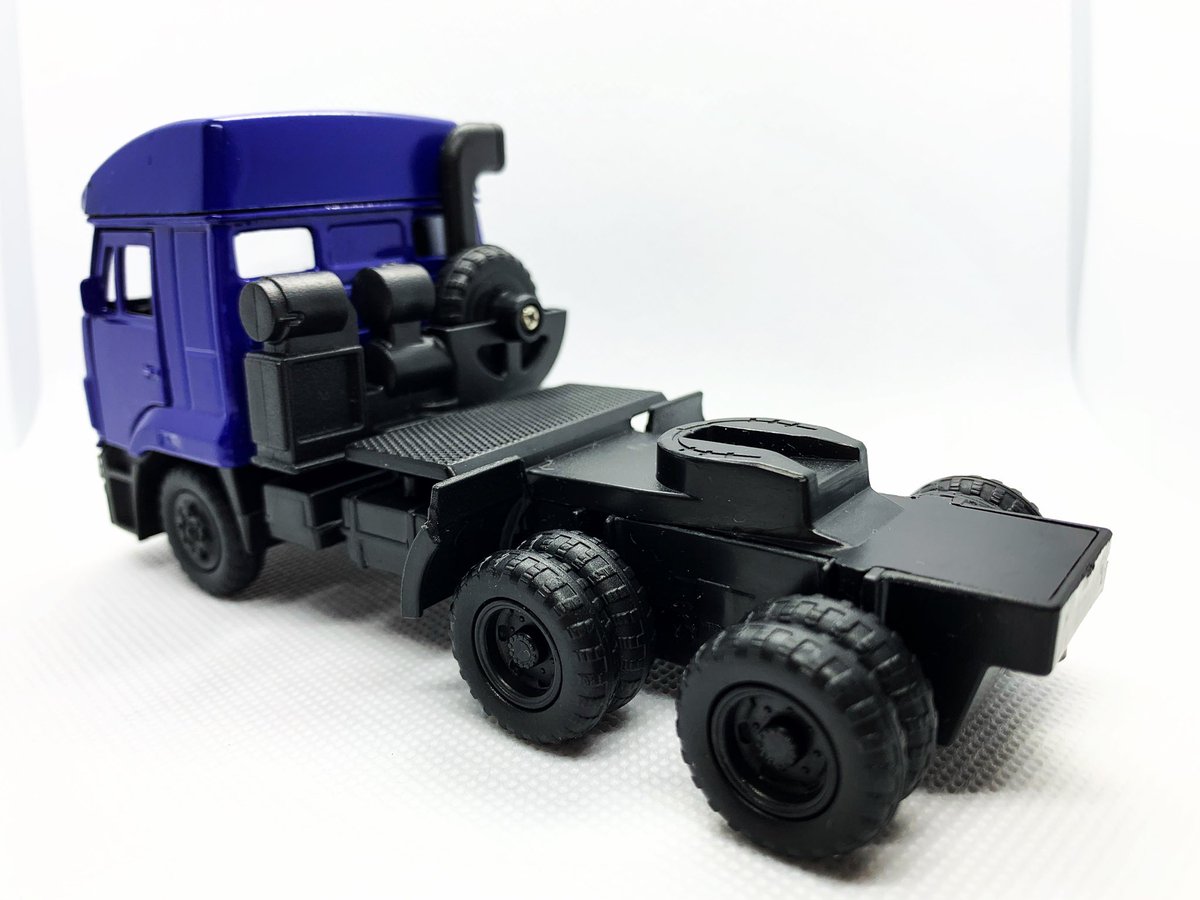 VrfRus's tweet photo. КАМАЗ «Почта России» 1:43
#Russia🇷🇺 #россия🇷🇺 #car #toy #kamaz #камаз #pochta #rossii #pochtarossii #почта #почтароссии #143scale https://t.co/KJl2VjlB3A