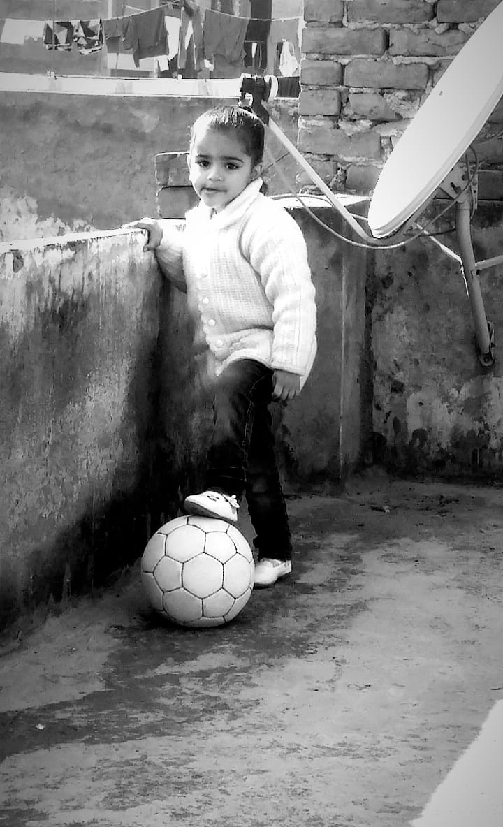 RomiPadam's tweet photo. ਧੀ ਰਾਣੀ 💓....
ਫੂਟਬਾਲ ਦੀ ਸ਼ੋਕੀਨ
#Gugloo #SukhjotKaur
#Footbaal #fan #Player https://t.co/O0E7sNxlNX