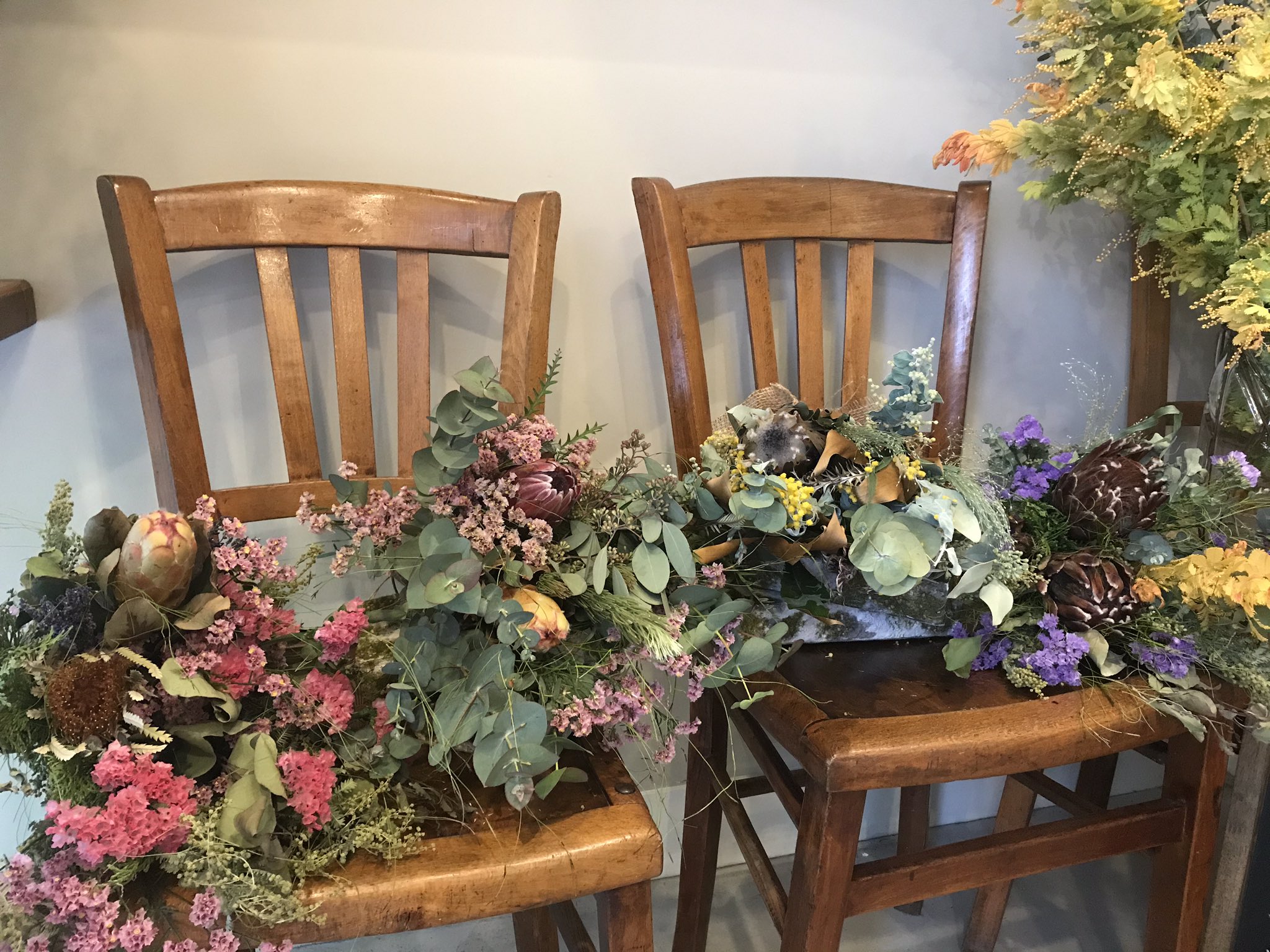 花香 Kaka 本日も本八幡 モトッパチ内du Bon Temptさんにてポップアップショップです ドライフラワーのスワッグ色々ご用意しております 今のところまだ雨は大丈夫そうです ご来店心よりお待ちしております 花香 本八幡 モトッパチ Kaka