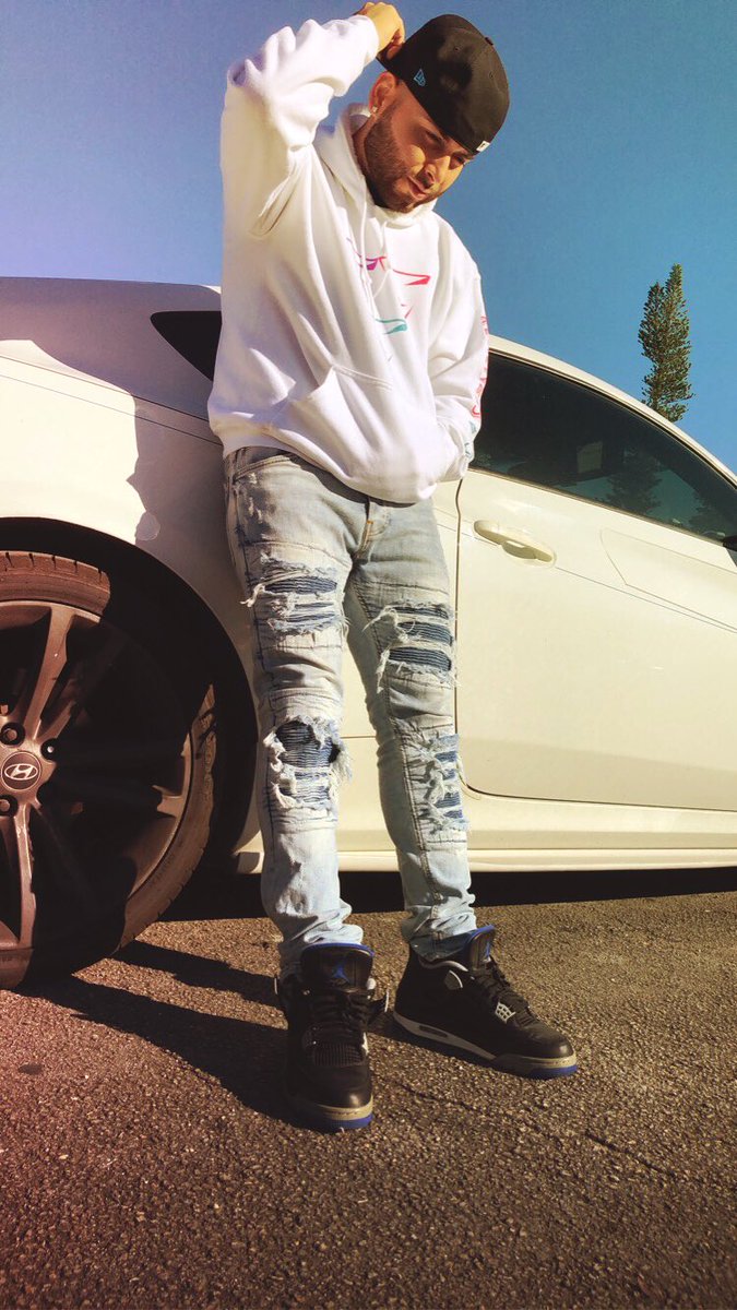 Sxmbv_'s tweet image. Video coming soon. 🎥 Sweater available at realnessvibes.com