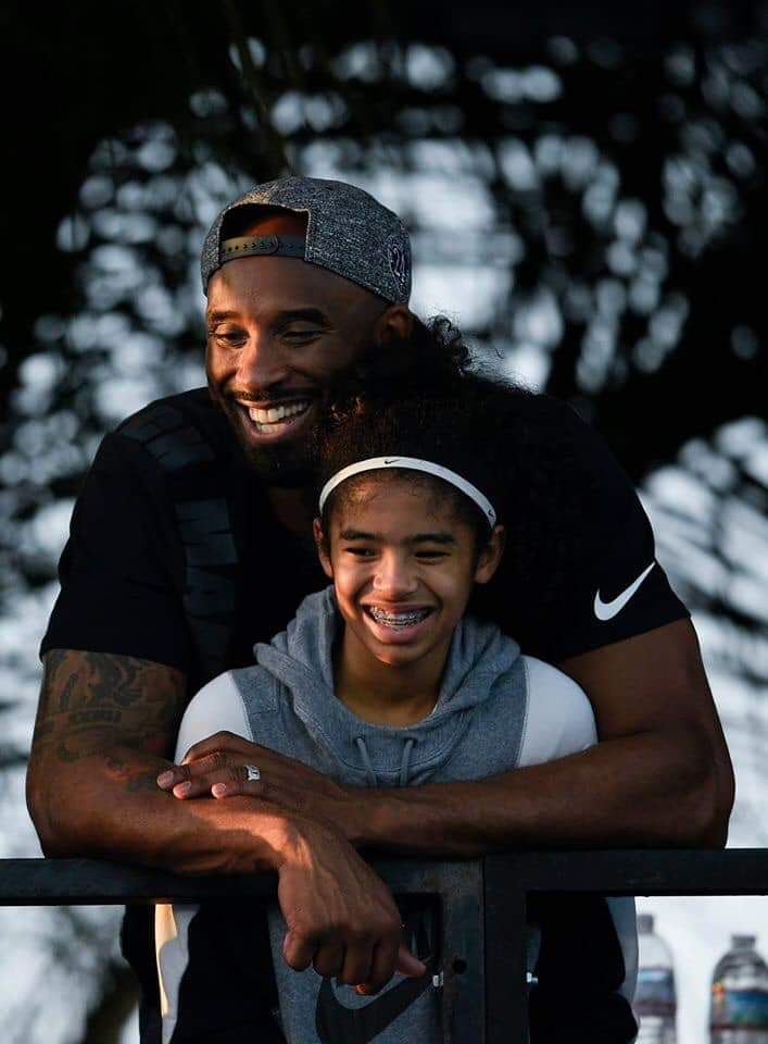 Cellular_jnr's tweet photo. Death not be proud!
It's not about whether you know basketball or him or been to America before.. No one deserve to die like he did, more especially seeing your child take the last breath and unable to help her.

His legacy will be left for us to know why he's a legend! #RIPMamba https://t.co/HlUoRyGOyw