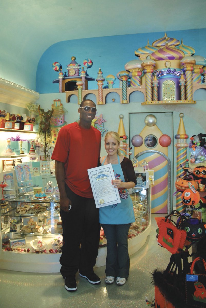 We mourn for the loss of NBA legend, <a href="/kobebryant/">Kobe Bryant</a> , his daughter and the others who were lost today. Kobe and his family have been part of our Wonderland Family since 2005. Our thoughts and prayers are with Vanessa and the girls. 💕