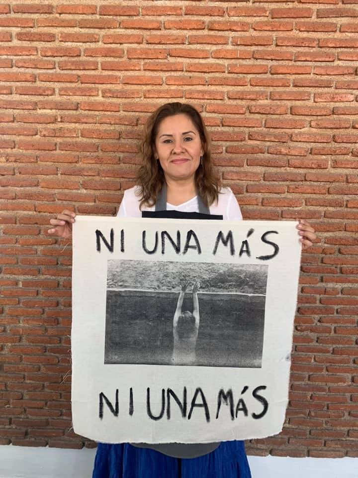 rosalba_bfc's tweet photo. Participando en Patchwork: Healing Blanket/La Manta de Curación. #Lamantadecuracion #patchwork #patchworkhealing
En el Zócalo en Cd. Mx. https://t.co/XXtH3NOdTS