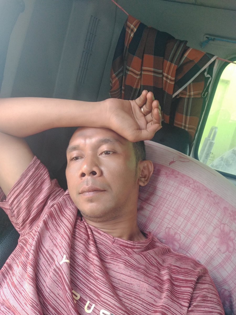 AmbonHadis's tweet photo. Sabar dan harus kuat hadapi kesendirian ini.. Entah kapan berakhirnya https://t.co/MhmCkW6a2g