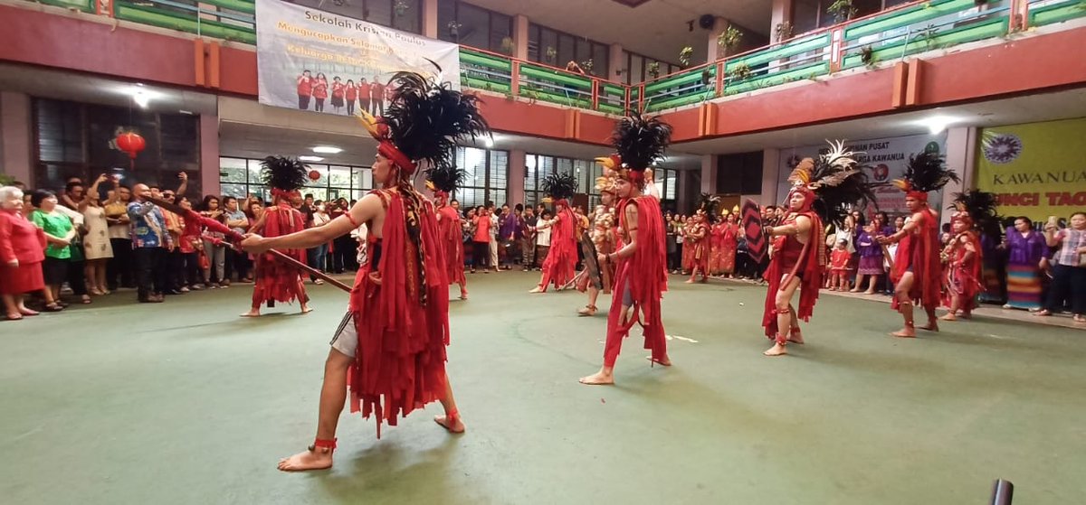 Renviel13's tweet photo. KawasaranKawanuaJawaBarat
#tariandaerah
#tarianminahasa
#kawasaran https://t.co/SkjlMGPJ11
