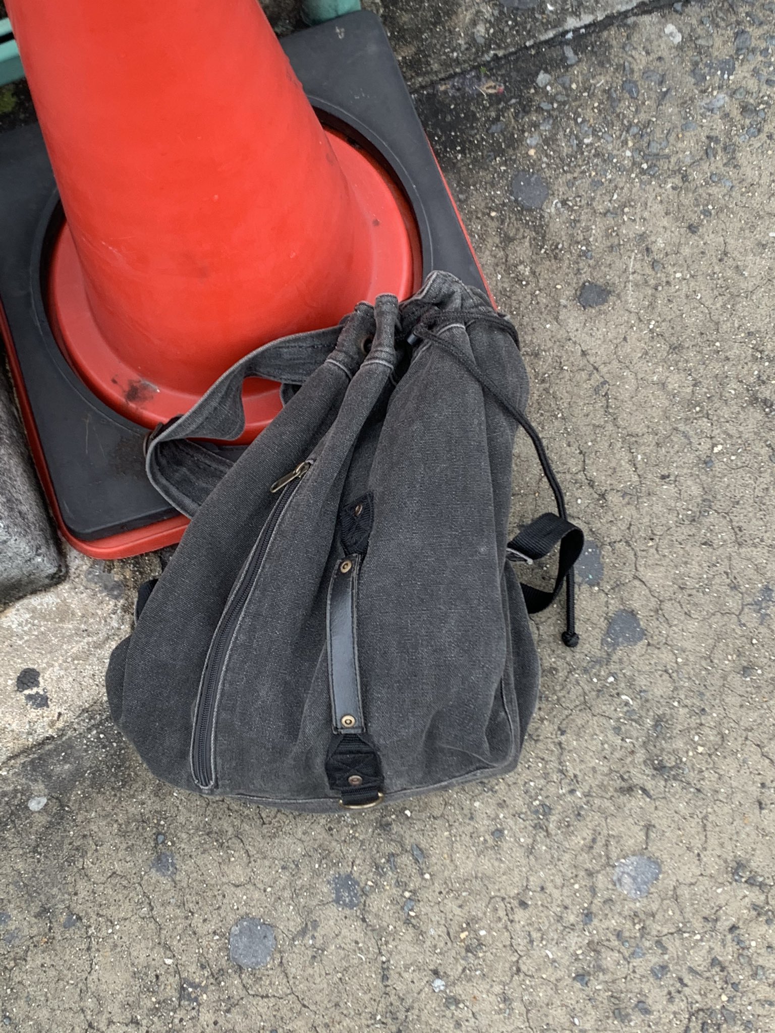 横山緑 Twitter પર 大阪駅でたくさんの外国人客がダイソーで箱入りマスクをほぼ買い占めてた 中国ではマスクが法外な1万5千円らしいな 俺は今さら感あるが タクシー加川から預かった唯我のリュックを忘れたんで取りに行ってわなかのたこ焼き食べてから帰るわ タコ 横山緑 Twitter પર 大阪駅でたくさんの外国人客がダイソーで箱入りマスクをほぼ買い占めてた 中国ではマスクが法外な1万5千円らしいな 俺は今さら感あるが タクシー加川から預かった唯我のリュックを忘れたんで取りに行ってわなかのたこ焼き食べてから帰るわ タコ