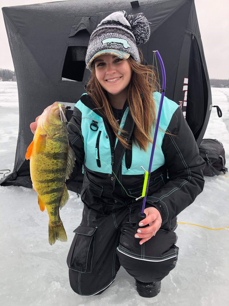 FishHardDave's tweet image. @msflipnrip0390 smashing Jumbo Perch with a Slab Grabber &amp;amp; an arrow rods! #LakeSimcoeIceFishing #IceFishingFun #SlabGrabbers