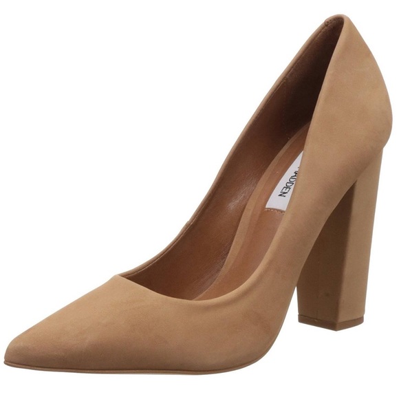 fpnewman1's tweet photo. So good I had to share! Check out all the items I'm loving on @Poshmarkapp from @shoecoach101 @jtallent1289 #poshmark #fashion #style #shopmycloset #stevemadden: https://t.co/bTnMg4m3II https://t.co/EYrgKQi65p