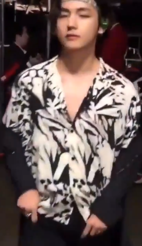 pix Taehyung Grammys 2020 200126 bts v on 2020 grammy shark