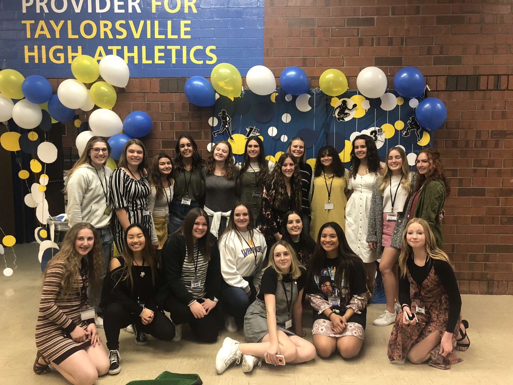 banquet was a success!! 💙💛
thank you to everyone that came out and supported 🍋