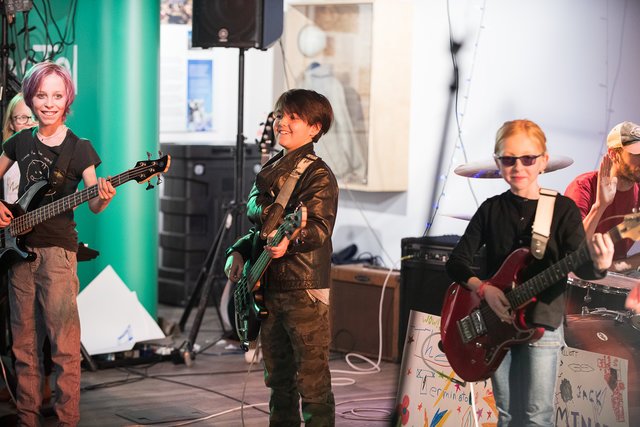 WhatsUpYukon's tweet photo. #YukonMontessoriSchool students win 'Rawk Camp' prize for their recycling efforts. https://t.co/BZ0XhbejNz #SpeedControl #NWTel A #YukonSeeItHere submission from Sara Tomson @zerowasteyukon https://t.co/WdRGik5mRk