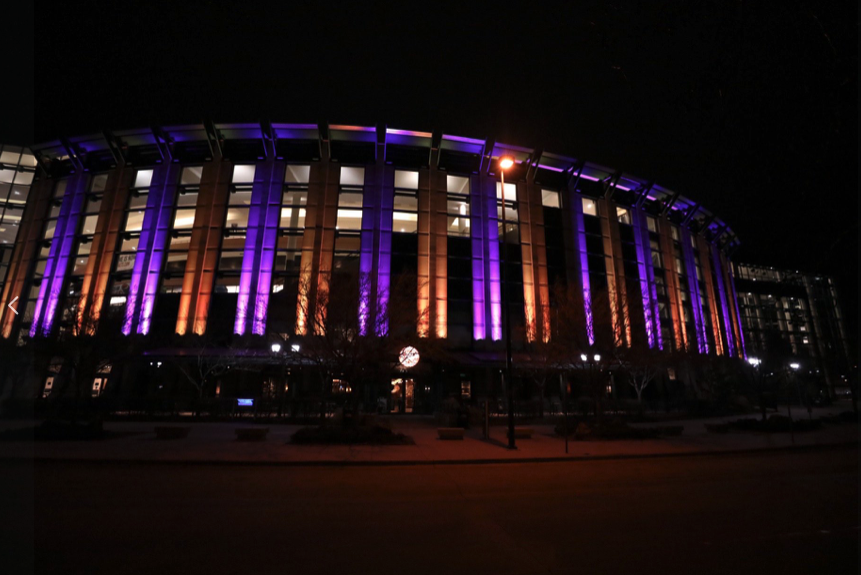 DenverChannel's tweet photo. The Pepsi Center in downtown Denver is lit up in purple and gold on this somber evening in honor of Kobe Bryant https://t.co/bE6TcAWxiO https://t.co/wneV4J2Vtp