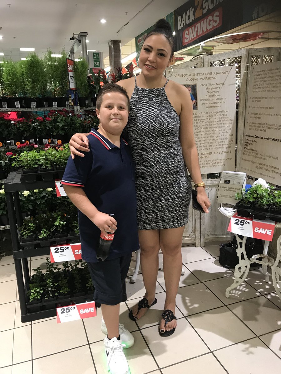 Chris-Tiaan in action in <a href="/CheckersSA/">Checkers</a> Galleria, Amanzimtoti, handing out Spekboom Reading material #Spekboom #SpekboomChallenge #GlobalWarming #SpekboomInitiativeAgainstGlobalWarming #ChrisTiaan #YouthRocks #SaveOurPlanet #SpekboomMovement #WaterwiseGardening #WonderPlant