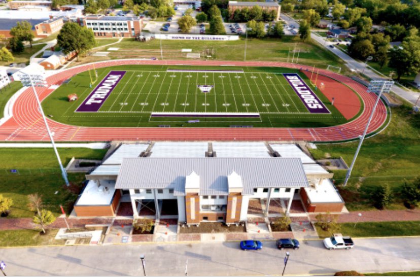 Chern8585's tweet photo. I am excited to announce my commitment to play football at Truman State University! Thank you @CoachKillday and @coach_nez for making this all possible! #GoBulldogs https://t.co/SckTmedaxC