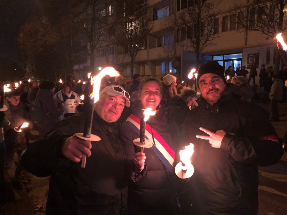 MathildePanot's tweet photo. Colère et émotion. François, gréviste convoqué par @RATPgroup pour sanctions, vient de tenter de mettre fin à ces jours. Voilà les conséquences directes du jusque-boutisme du GVT.
RDV à 12h au centre bus de Vitry.
Soutien et affection à François, sa famille et ses collègues. https://t.co/Z40EIrZIax