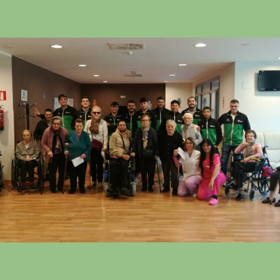 MontepioAst's tweet photo. El sábado estuvieron en nuestra #ResidenciaSpaDeFelechosa los chicos del equipo senior de @Basket_Lena
Participaron en el #ProgramaIntergeneracional y disfrutaron de una sesión de #SPA
Una experiencia que no olvidaremos. ¡MUCHÍSIMAS GRACIAS! 👏
➡️https://t.co/8SqAsZPApX https://t.co/nostJhXmJE