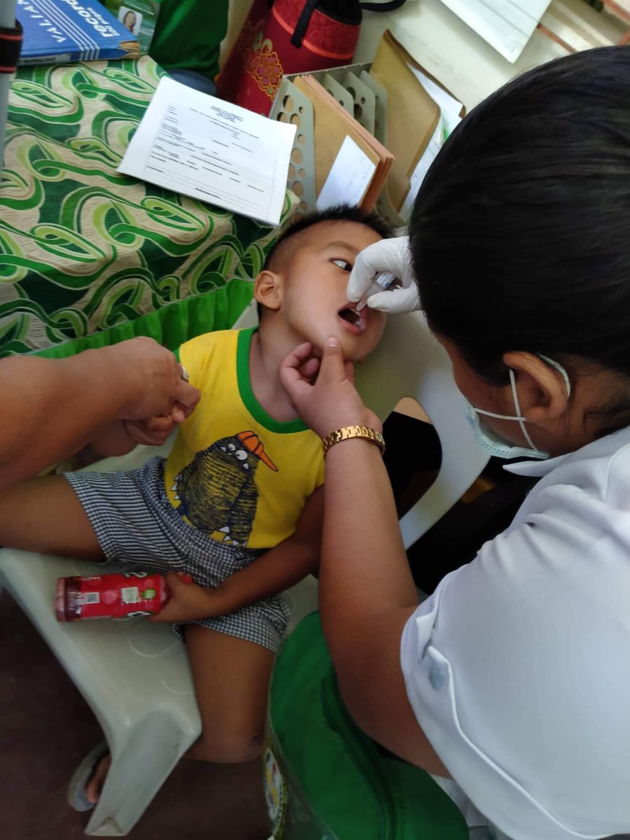 iiiiitsmeerica's tweet photo. FIRST DUTY (community) SA SECOND SEMESTER yieeeee #patakpolio ❤️ #StudenNurse ❤️ https://t.co/GvnhJHlO4I