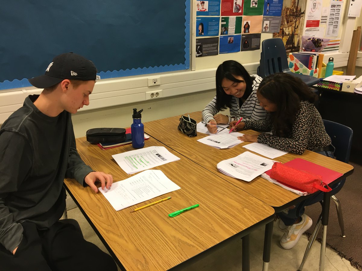 penninah_nmda's tweet photo. Learning is optimized when is it #collaborative. Ss complete a #reading comprehension task.@ICSAddisHS #ICSWL #IBSpanish @IB_DP @IbSpanish https://t.co/GQZD2nsAeJ