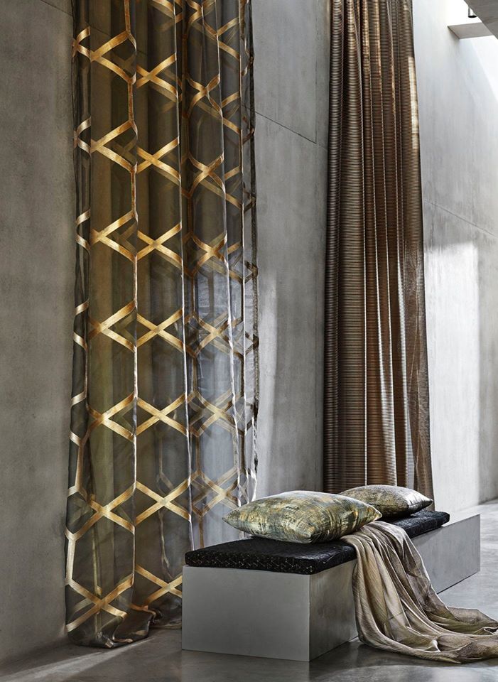 Curtaincraft's tweet photo. Metalli - oozing glamour, this stylish collection of wide width sheers, printed linens and chenille qualities from @clarkeandclarke introduces a luxurious feel to the home. 

#newcollection #ss20 #widewidth #sheers #linens #chenilles #metallic #clarkeandclarke https://t.co/qpwXMFCdzd