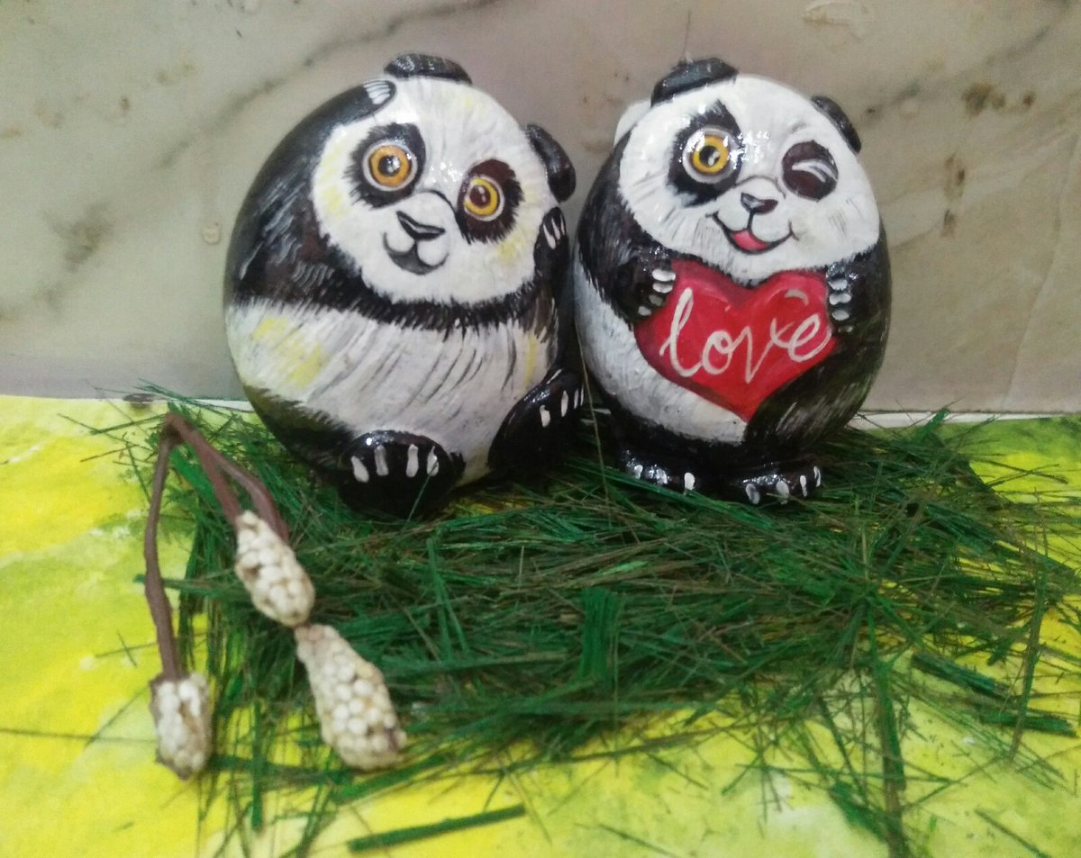 Rockshouter1's tweet photo. New Stone art. Nature inspired art #lovecollection #panda #stoneart #paintedrocks #pebbleart #ValentinesDay #naturelover #pandalover #madeforhim #madeforher https://t.co/nPNlr1dv1Z