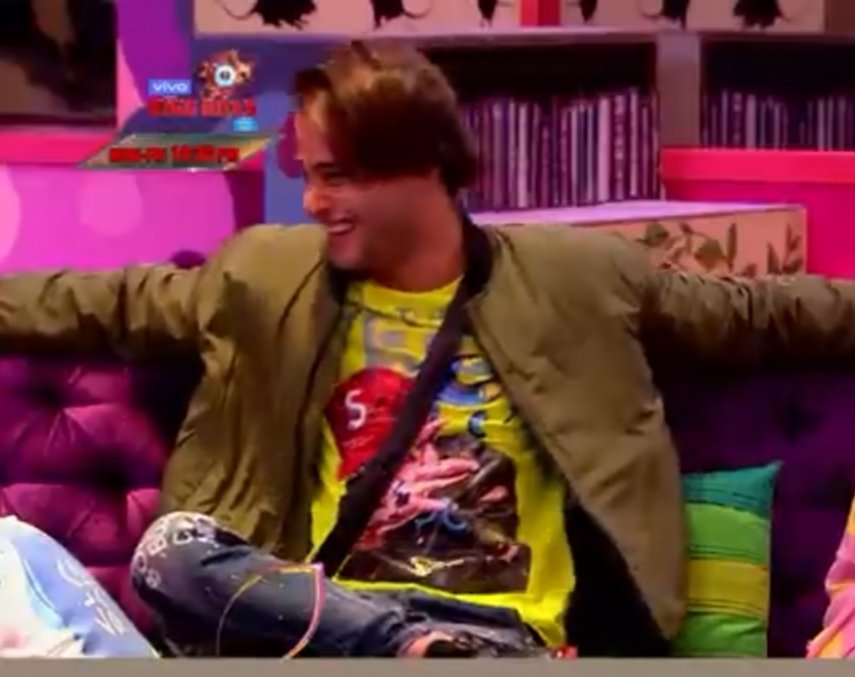 BelieveInYou004's tweet image. Hahahaha
In promo bb shows  #AsimRiaz planning on nomintions!!

Everyone - 😯😲

Asim &amp;amp; Vishal - 😂😂😂😂😂

Plan Backfires, 🔔Fark ni pdta Asim ko !!!
@BiggBoss @ColorsTV 
#ScriptedBiggBoss13 
#BiasedBBTargetsAsim 
#Biggboss13