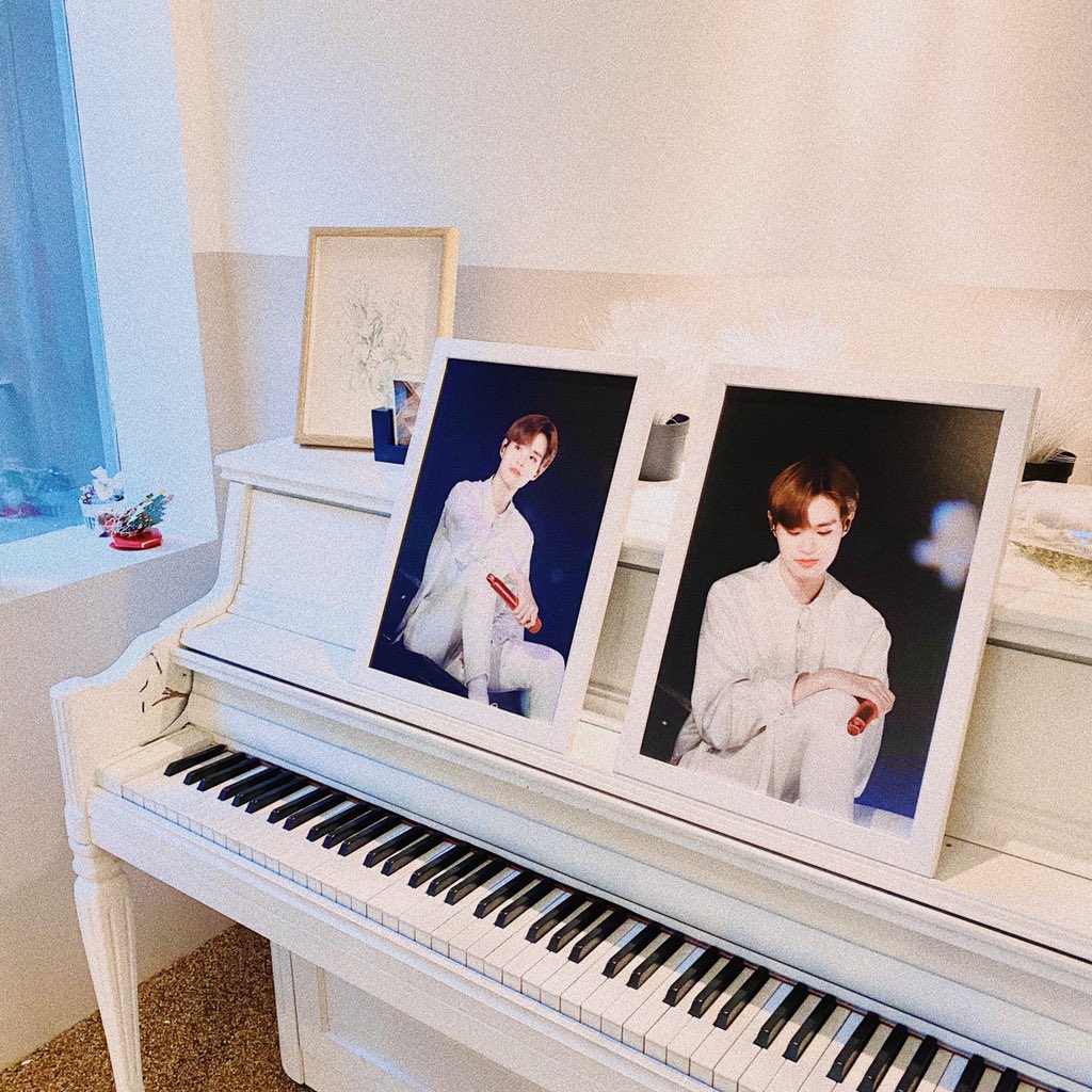 fp_0129's tweet photo. 𝙝𝙖𝙥𝙥𝙮 𝙗𝙞𝙧𝙩𝙝𝙙𝙖𝙮, 𝘿𝙖𝙚𝙝𝙬𝙞 .
𝖿𝗎𝗅𝗅 𝗈𝖿 𝗅𝗈𝗏𝖾 𝗂𝗇 𝗒𝗈𝗎𝗋 𝗍𝗐𝖾𝗇𝗍𝗒.

카페 오늘부터 정상영업중입니다. 준비된 사진 전시도 즐겁게 봐주시고 많이 방문해주세요💝😌

2020.01.27 - 01.30

홍대 코코샌드

#사랑으로_가득할_대휘의_스물 https://t.co/WKVjXcxizN