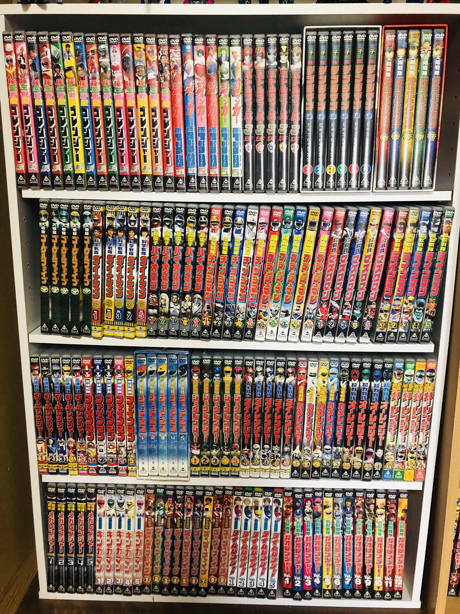 すずきはると つ ついにルパンレンジャーｖｓパトレンジャー揃いました 42作品全部コンプリートです 自分のコレクション見てるとほんと落ち着くなぁ 夢部屋って呼ぶことにする おもちゃの画像もリプ欄にのせることにします 戦隊 ルパン