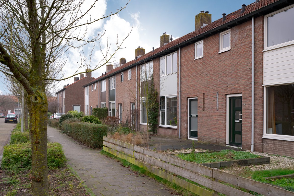 #NIEUW! De woning is #duurzaam en gelegen aan Dr. Schaepmanlaan 13 in #oudIttersum.  Volledig gemoderniseerd en gerenoveerd, voorzien van #zonnepanelen, een #warmtepomp en 3 slaapkamers. De tuin, met achterom, is gelegen op het zuidoosten. Zie: admono.nl/woning/zwolle-…