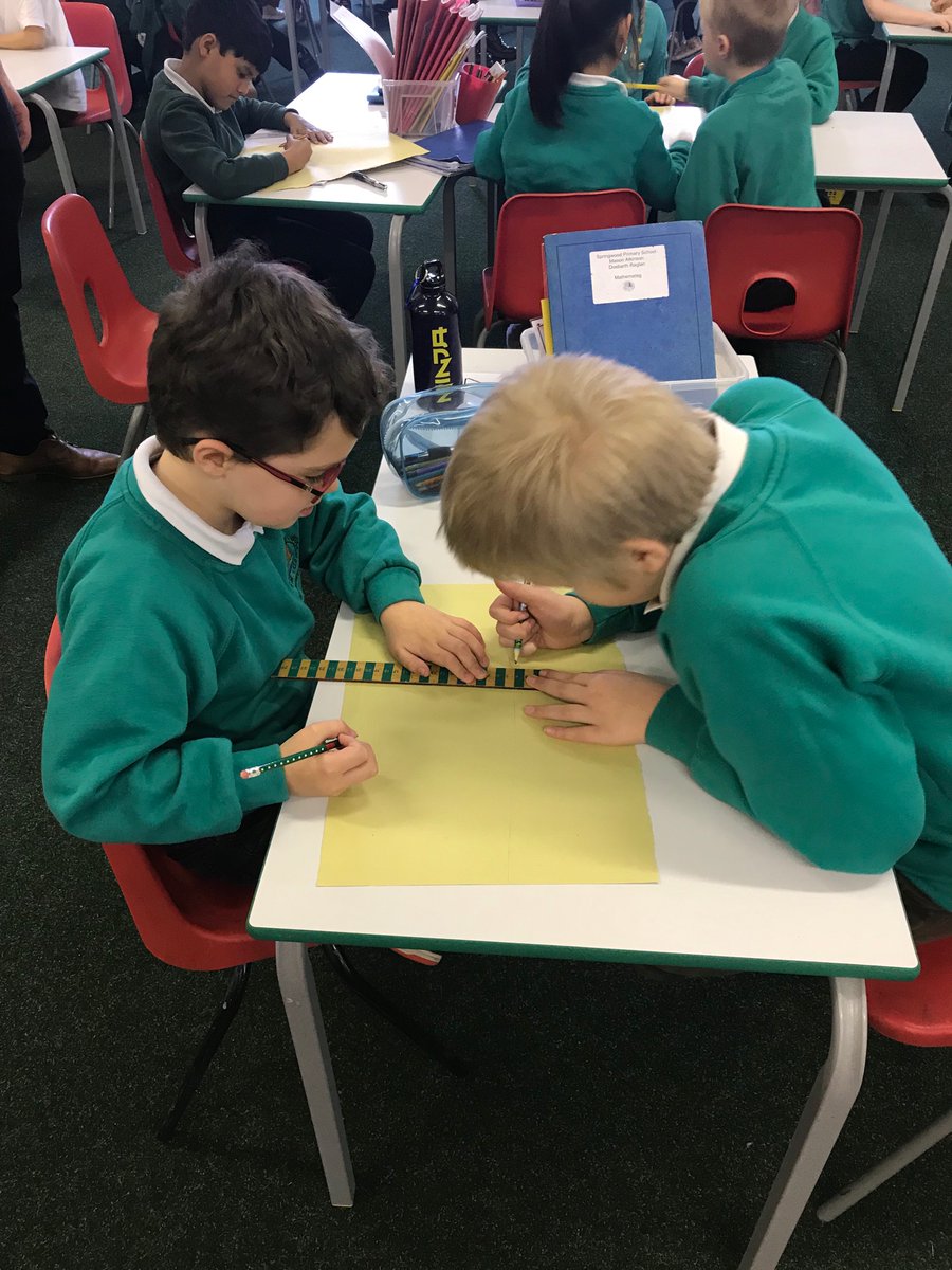 Springwood_Prm's tweet photo. #springraglan are learning how to measure length this morning. We are working collaboratively https://t.co/7ye3Ppr0Em