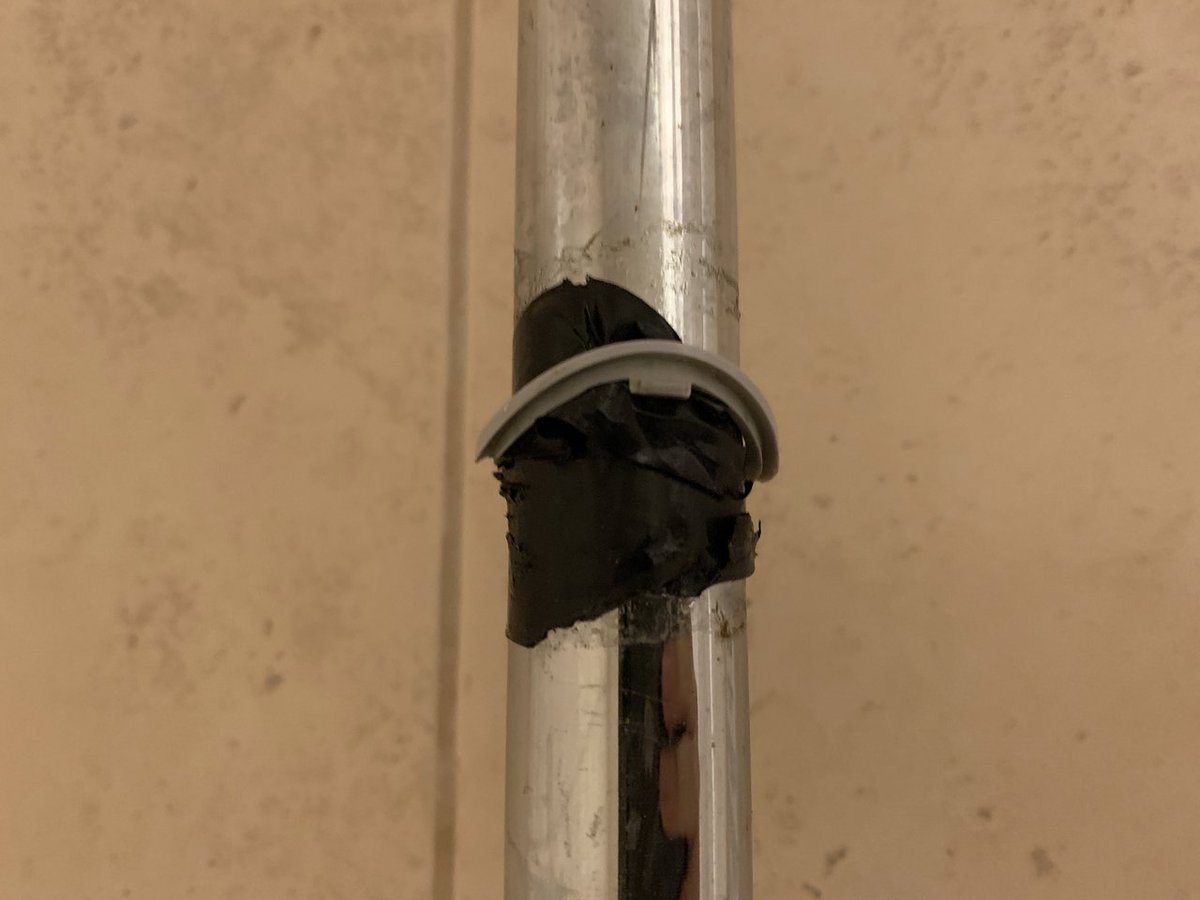 BuyerBewareGB's tweet photo. @oyorooms How do you know when you're in a 'deluxe' OYO London room? When the shower head is held in place by black tape, of course! #OYOForYou #OYORooms #TravelWithOYO #OYOEverywhere https://t.co/NlNDf9f2hb