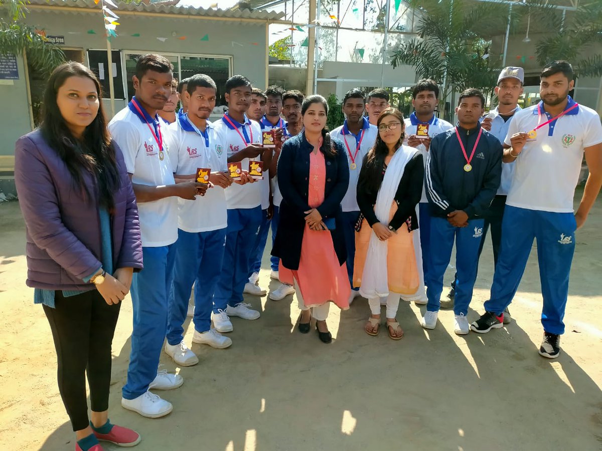 RSPL6's tweet photo. रांची सिक्यूरिटी के प्रशिक्षण केंद्र , श्रीधर ज्ञान संस्थान , रांची, में हर्ष और उल्लास के साथ गणतंत्र दिवस मनाया गया। इस अवसर पर RSPL कारकर्ताओं द्वारा ध्वजारोहण किया गया एवं प्रशिक्षुओं में देश के महत्वता को जागरूक किया गया। @PMOIndia @NSDCINDIA @jsdms_jharkhand @MEPSCindia https://t.co/RiCmoBS6TR