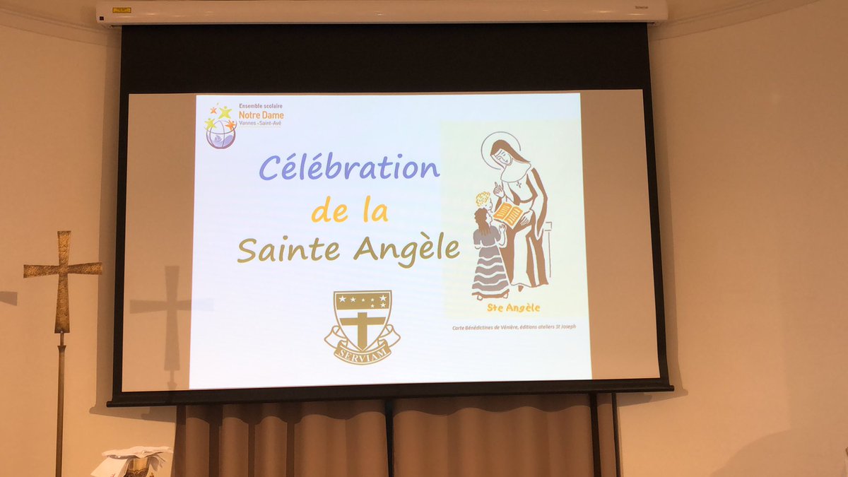 mericienne56's tweet photo. L’ensemble scolaire Notre Dame fête la Sainte Angèle.  Celebration à La Chapelle des Ursulines https://t.co/WmdnwUaIMS