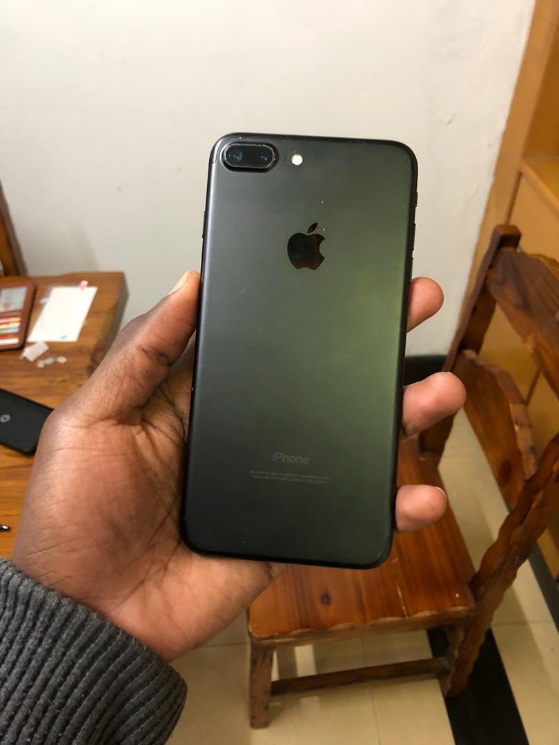 PASSILLA_'s tweet photo. Y’a Arrivage hein 

Qu’attends - tu ? 🌚

Iphone 6+  16 giga 100mille

iPhone 7+ 32 giga 190 mille
 
iPhone 8+  64Giga  250.000 fcfa 

NB : Juste le téléphone sans accessoires 

📍 Douala 

☎️ 691249704 (Whatsapp) https://t.co/Fu9QuiV5pm