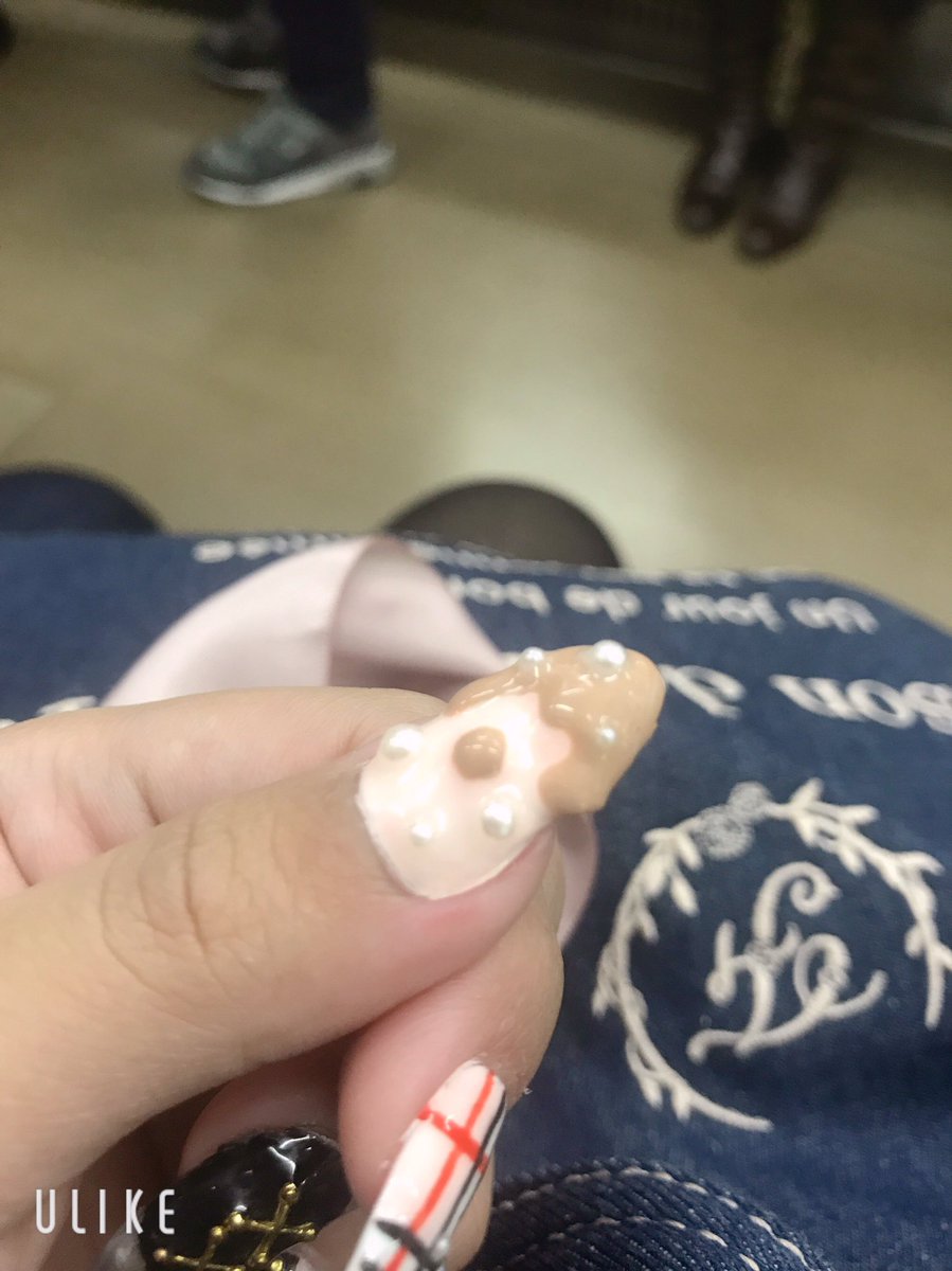 NEWSyyn's tweet photo. このネイル彼氏にちんこ見たいって言われたねんけど、何が？ https://t.co/JSM484nKXy
