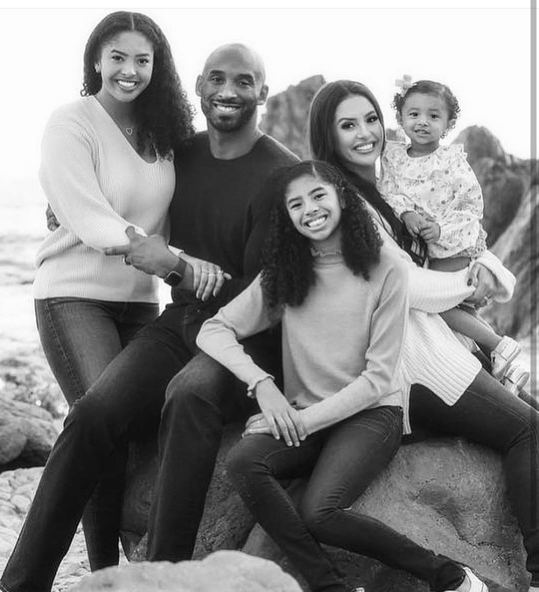 RaziAriff's tweet photo. I would like to think like this:
Yo baby Vanessa, don't u worry about our baby girl Gigi, I got her and she got me too. I'll stay with her close to me here. Meanwhile, u take care of our babies there for me a'ight? Till see you again.
#KobeBryant
#BlackMamba
#GoodbyeKobe https://t.co/xgTE7uZbpc