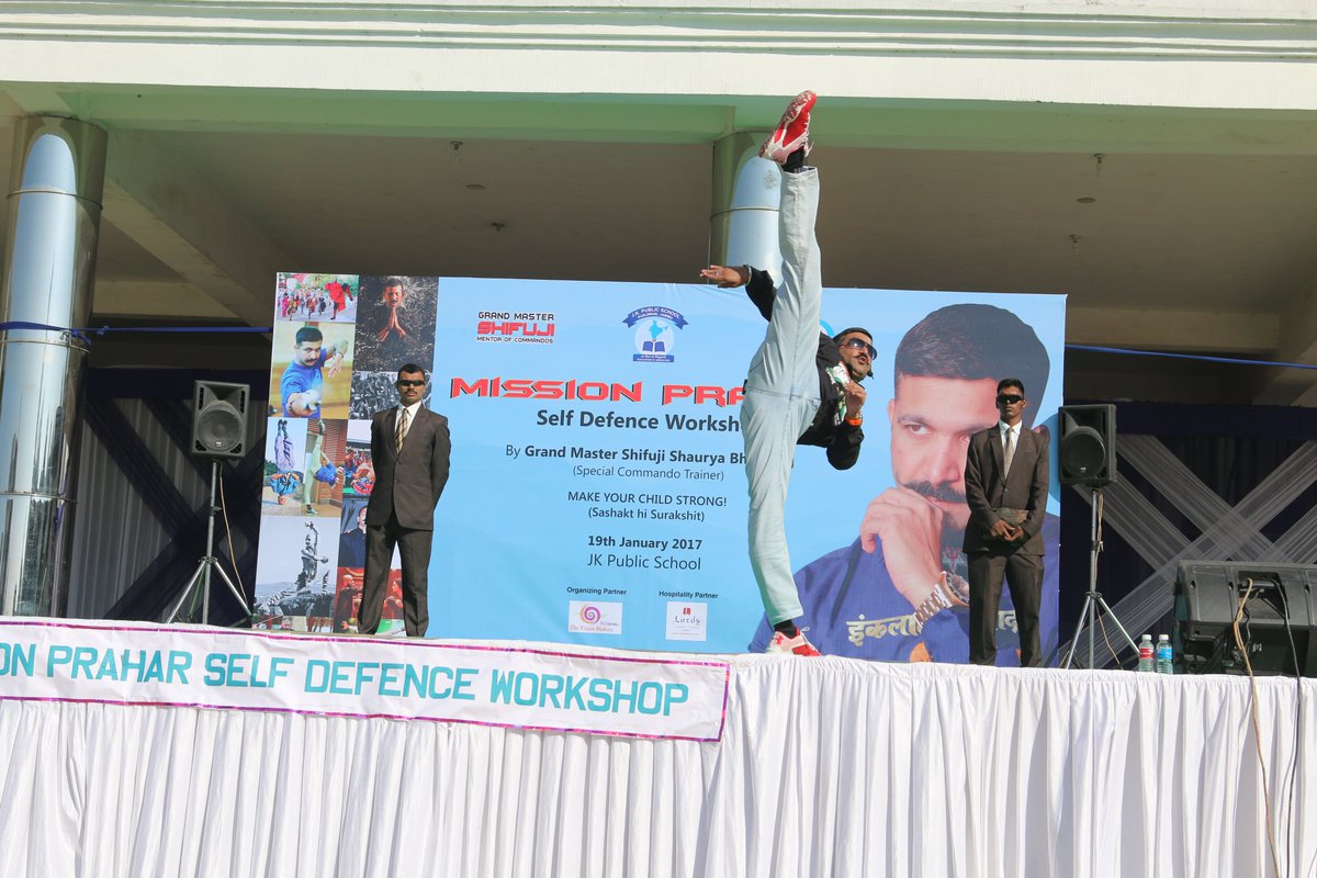 ramallahunity's tweet photo. @SHIFUJIJAIHIND #Shifuji Sab #JAIHIND Legendary #Grandmaster
#GrandmasterShifuji Sir, #MasterShifuji #Sass9 #MittiSystem #CommandosMentor #Commandotrainer #MissionPrahar #missionsahasi #ShifujisMissionPrahar
#MIttiMartialArts #ShifujiShauryaBhardwaj Sir, Respect World's Best Commandos Mentor. https://t.co/CnHce05MJ9
