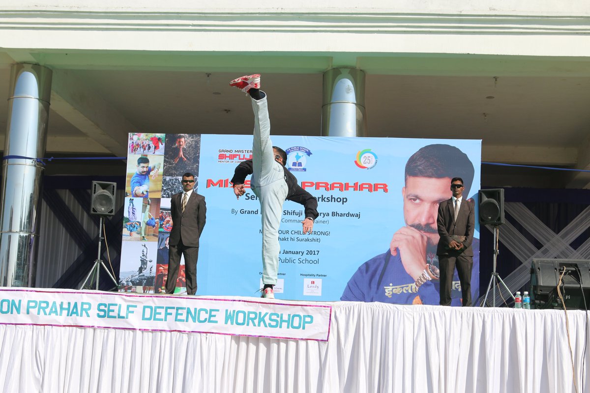ramallahunity's tweet photo. @SHIFUJIJAIHIND #Shifuji Sab #JAIHIND Legendary #Grandmaster
#GrandmasterShifuji Sir, #MasterShifuji #Sass9 #MittiSystem #CommandosMentor #Commandotrainer #MissionPrahar #missionsahasi #ShifujisMissionPrahar
#MIttiMartialArts #ShifujiShauryaBhardwaj Sir, Respect World's Best Commandos Mentor. https://t.co/CnHce05MJ9