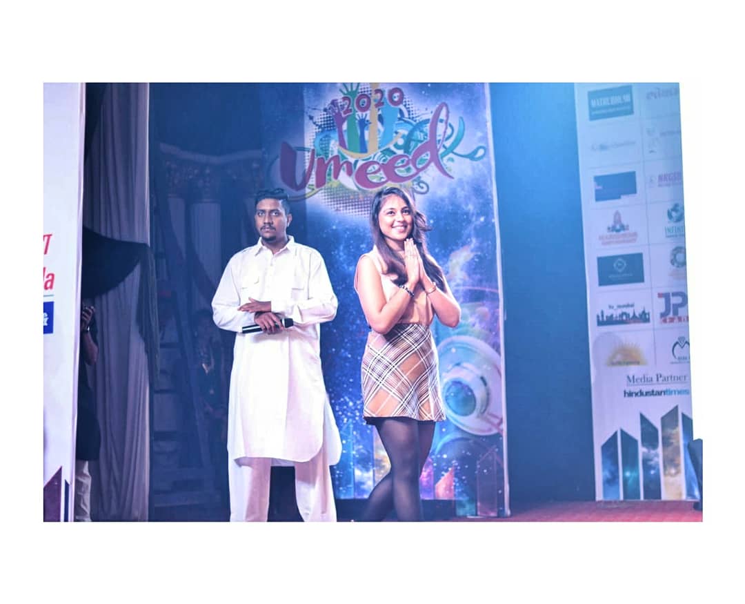 saba_saudagar's tweet photo. Honoured being a part of @uks_umeed 2020 😇 with the director of @uks_pgdminstituteofficial @drkrishnashetty and the great actor @ajitshidaye #reallyenjoyed #ProudMoment
#sabasaudagar #celebrity #artist #actresslife #style #guest #invitedguest #fest #collegefest #honoured https://t.co/uCfR6WfP98