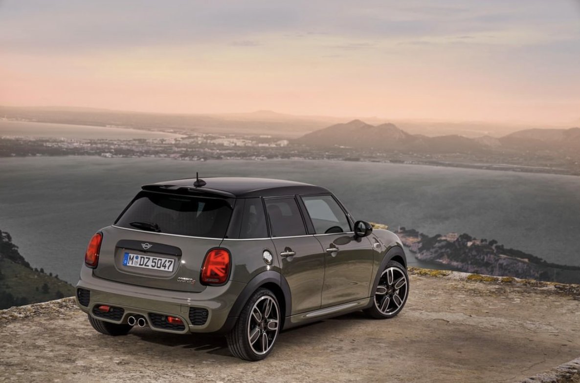 SandtonMini's tweet photo. The vacation never ends behind the wheel of a MINI. #CooperS https://t.co/0C0gjDcqTW
