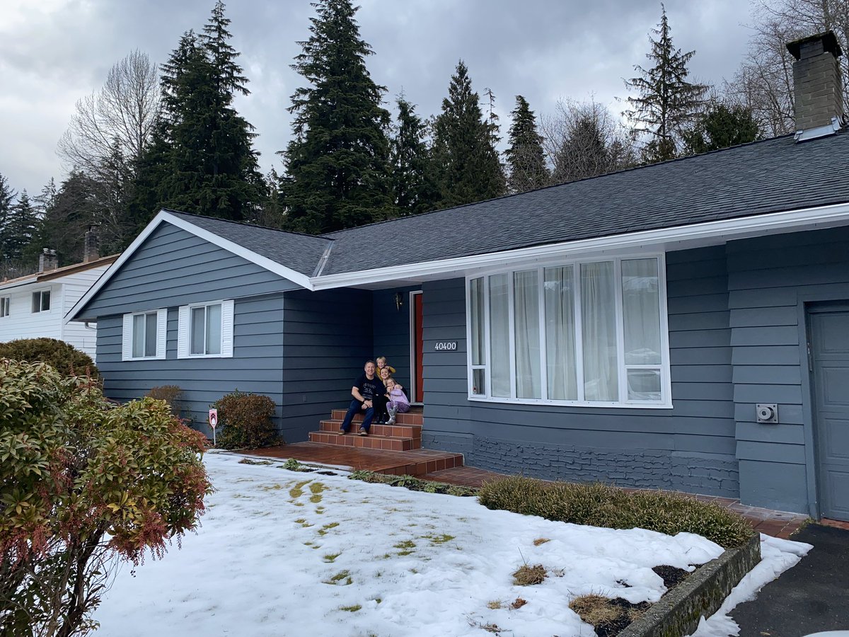 brayden_gordon's tweet photo. It was a bittersweet weekend saying goodbye to this old house. Lots of good memories from the past 7+ years in this amazing town and we are taking them all with us in the next chapter on the island #parkcres #squampton https://t.co/YGHVG33EaG