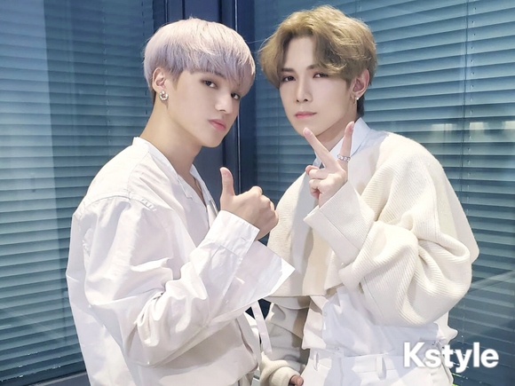 Kstyle_news's tweet photo. 【プレゼント】#ATEEZ の #YEOSANG ＆ #WOOYOUNG 直筆サイン入りポラを1名様に！

①@Kstyle_newsをフォロー
②このツイートをRT
③このツイートに「#ATEEZDREAM」をつけて番組の感想やメッセージをリプライ

1/29（水）11:00〆切▼
https://t.co/y4yDZfIwDN https://t.co/ox5Sh1hVed