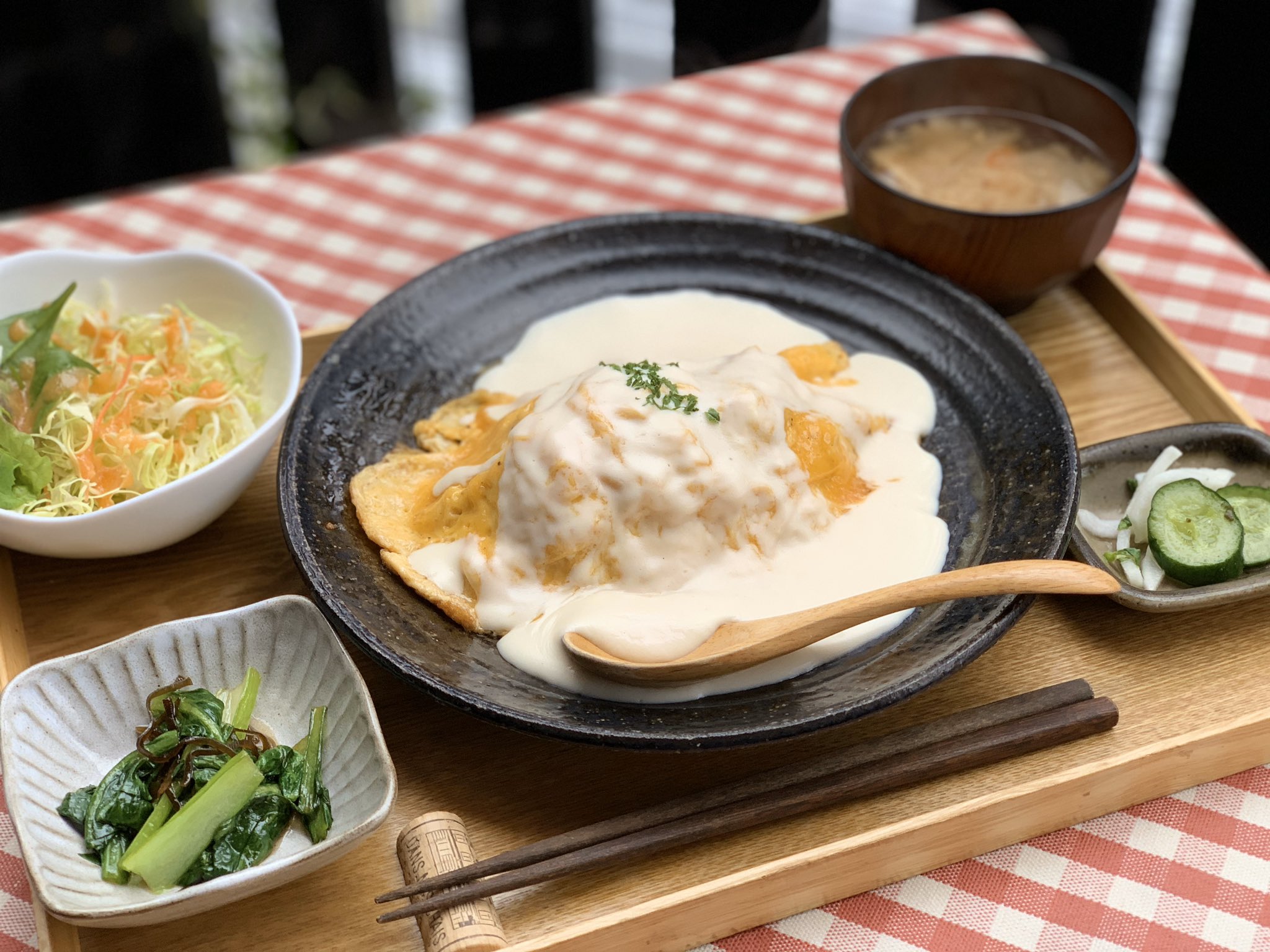 キッチンハウス かや 今週の週替りランチは ホワイトソースがけオムライス定食 です 1 27 2 2 サラダ みそ汁 漬物 小鉢付き 950 週替りランチ ホワイトソースがけオムライス 定食 T Co 56zwiasdrz Twitter キッチンハウス かや 今週の週替りランチは ホワイトソースがけオムライス定食 です 1 27 2 2 サラダ みそ汁 漬物 小鉢付き 950 週替りランチ ホワイトソースがけオムライス 定食 T Co 56zwiasdrz Twitter