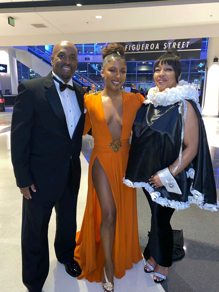 VictoriaMonet's tweet photo. 🧡Still forever Grateful! 🧡

All ways always 🏆 https://t.co/xHxF18FqBK