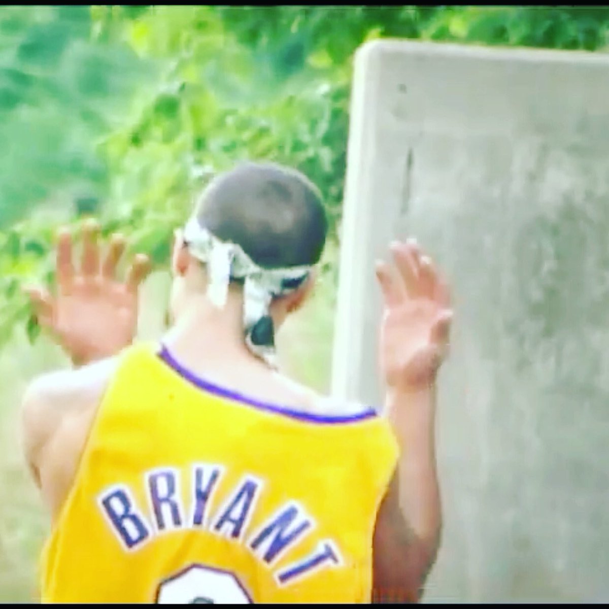 DaRealDrePowell's tweet photo. Top Gun Drzzle R. I. P. The legend #KobeBryant , his beautiful daughter Gigi and to the rest of the passengers that lost their lives today in the tragic crash. Words cannot describe how tragic this is. 💔💔💔big prayers and sending lots of love and light to his family. https://t.co/6g6PSHocjF