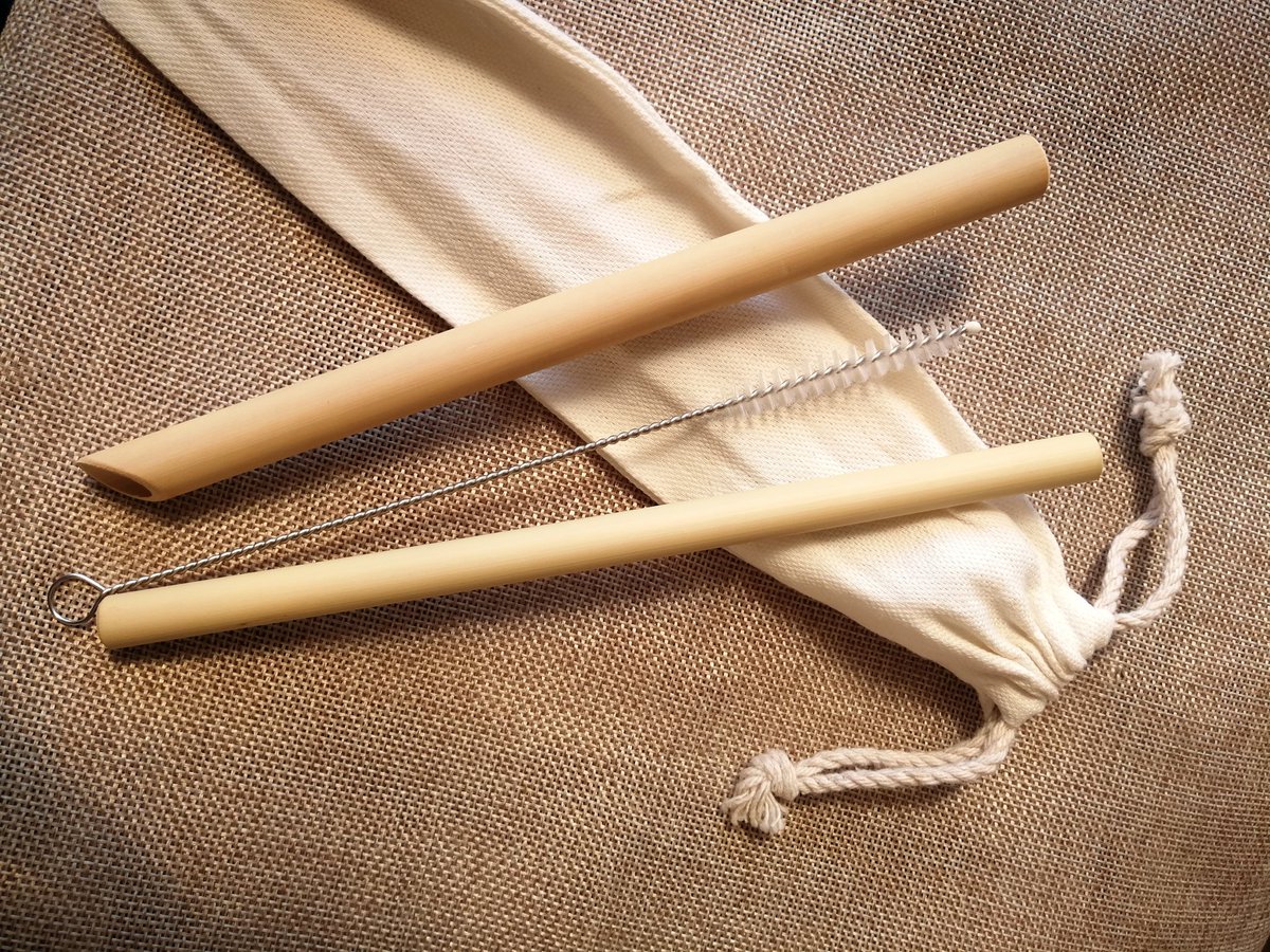 SkinBountyPh's tweet photo. Our improved #BambooStrawSet ✨

Comes with Milk Tea straw, Regular straw, Stainless steel brush and cotton pouch!

#Skipthestraw or use a sustainable one.. 🍃 https://t.co/4lzvMWxUih