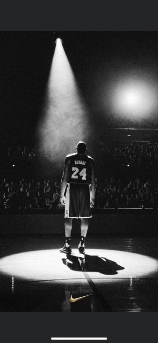 Rookie_Republic's tweet photo. Le réveil a vraiment un goût amer.. je n’ai toujours pas envie d’y croire 🙏🏻🐍 #RIPMamba https://t.co/tWGOpTetVK
