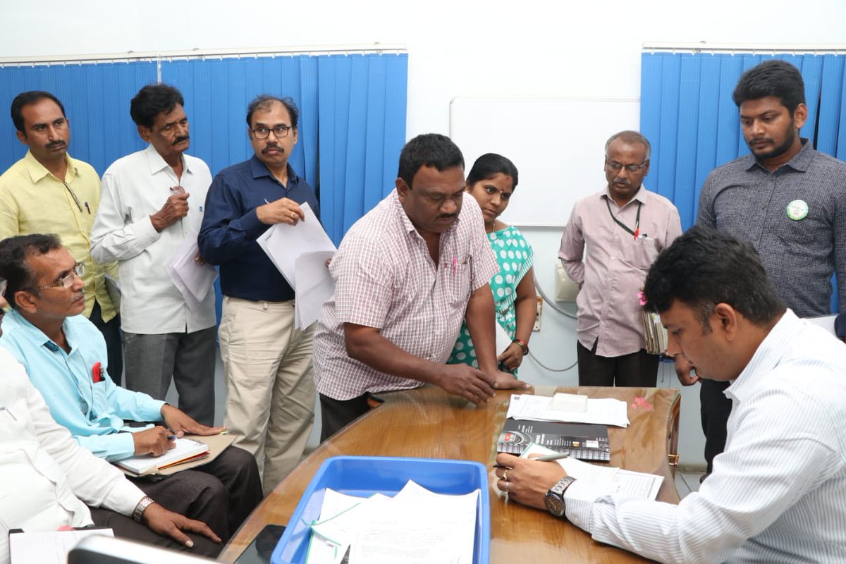 MCTTirupati's tweet photo. Today's Spandana Program held at Municipal Corporation, Tirupati. Municipal Commissioner Sri Girisha P.S.,I.A.S., garu along with HoDs received grievance petitions from Public. 

#Tirupati #TirupatiSmartCity #Spandana #collectorctr #apcm https://t.co/ULjm8ZuKts
