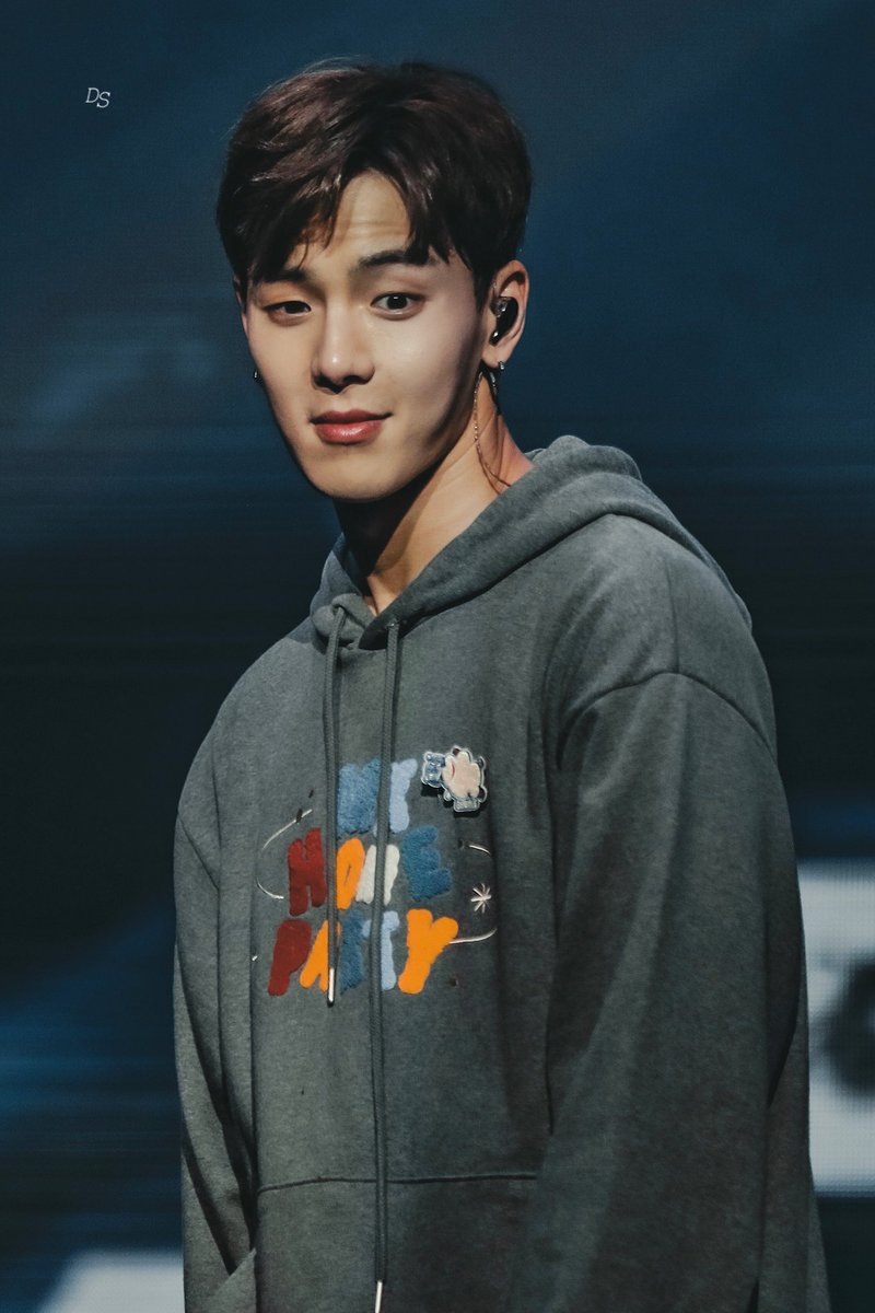 dazzling_shownu's tweet photo. 200118
#셔누 #SHOWNU #ショヌ #몬스타엑스 #MONSTA_X @OfficialMonstaX https://t.co/sN61Gi0i6S
