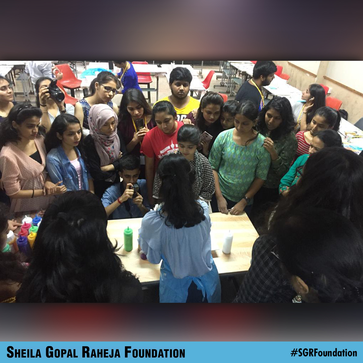 SGRFoundatn's tweet photo. #FluidArt workshop was held at LS Raheja School of Architecture & Interior Design in Aakar 19-20 by a professional artist Ms.Ishita Shah for anybody who loves to paint. It was a perfect blend of learning and fun!
@durgaraheja #SGRFoundation #LSRA #aakarworkshop #students https://t.co/Bv1T4cXODS