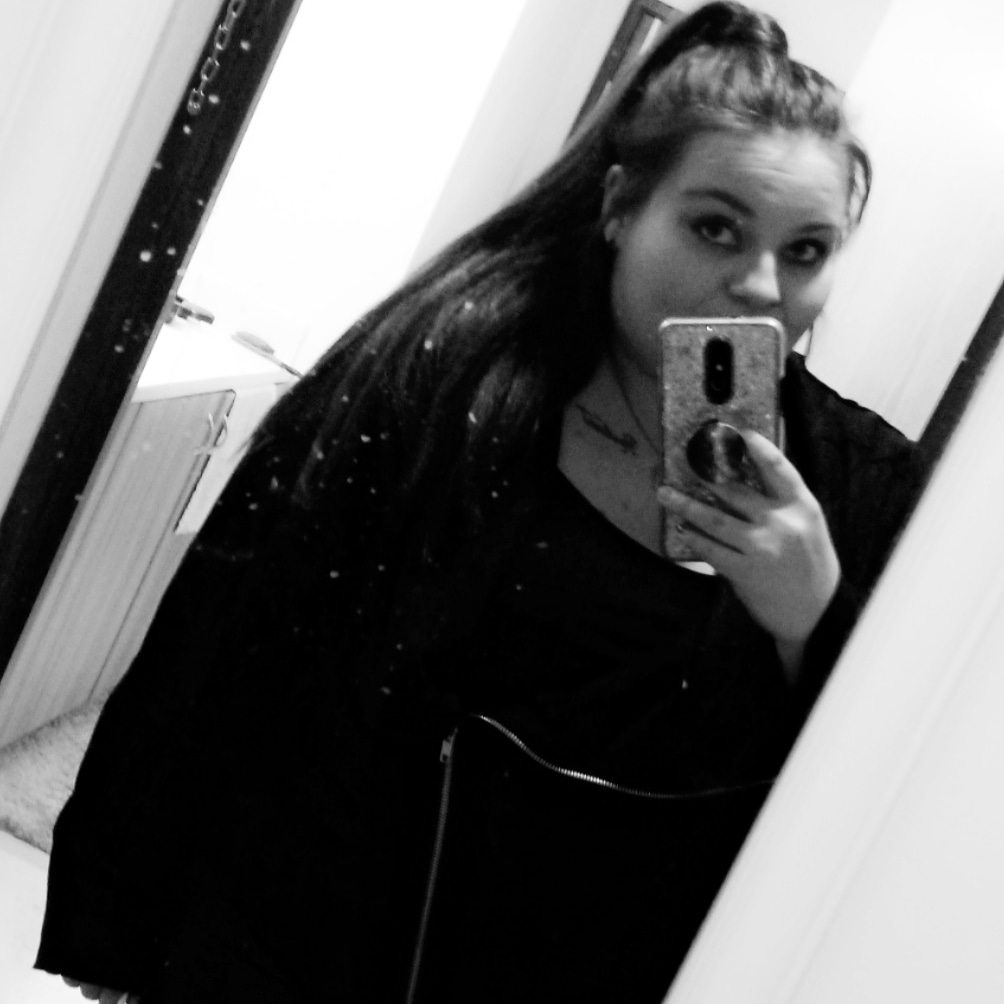 99Ocey's tweet photo. "What I like the most about black and white photographs is that they're a lot like reading a book rather than watching a movie."~🐼
#blackandwhitephotography #inspiringquotes #phisiglove #sistersunday #phierce https://t.co/JWanUdrIeC